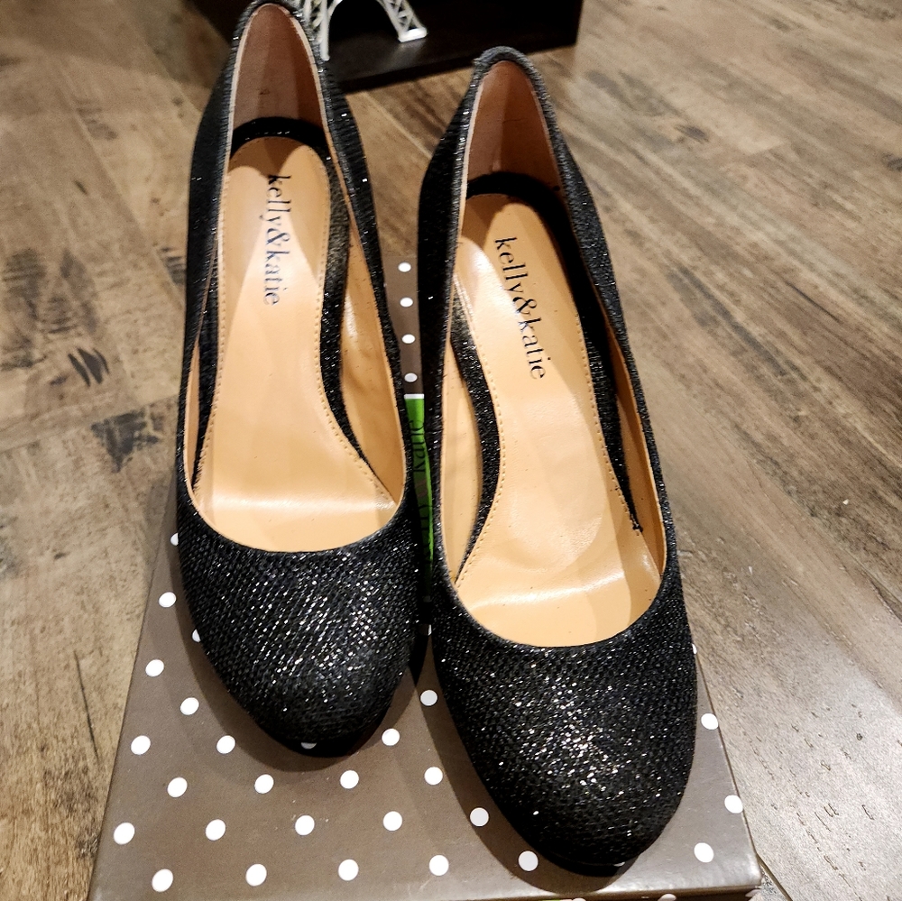 Kelly & Katie 6 black glitter pump